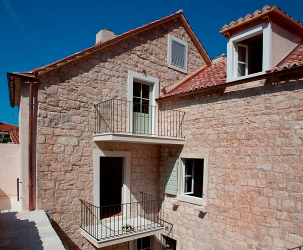 VILLA MAMA**** - OMIŠ