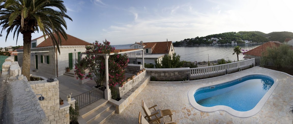 VILLA MIR VAMI**** - BRAČ